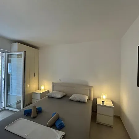 Lux Guest house 4*
